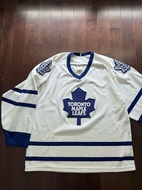 Vintage Toronto Maple Leafs CCM 80’s White & Blue Patch NHL Hockey Jersey Size L